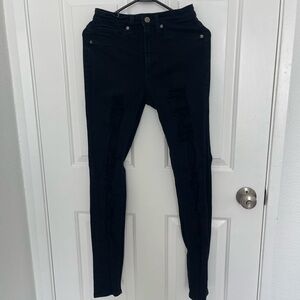 Black Distressed Women’s Skinny Jeans